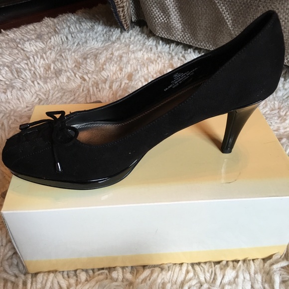 Coach & Four 3 inch Heels - Picture 2 of 6